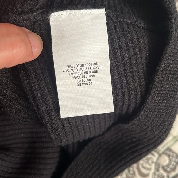 Reitmans oval neck sweater- size XS - Picture 7 of 8